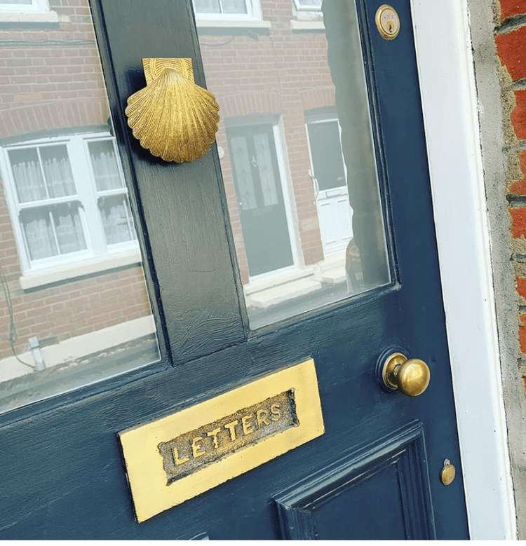 Brass Shell Door Knocker - Brass Finish - Brass bee